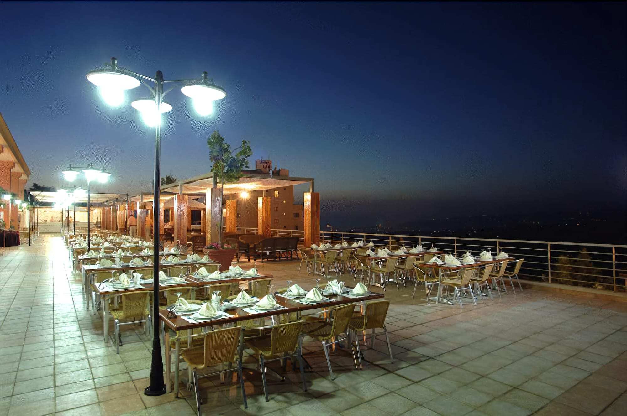 Safir Bhamdoun Hotel Restaurant bilde